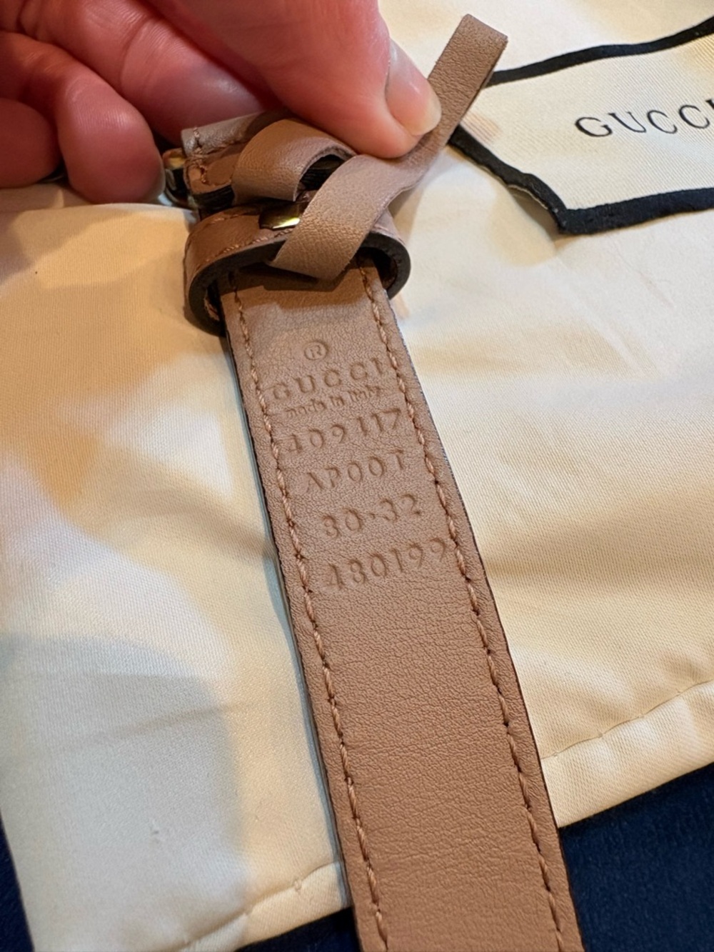 Gucci Leather Belt with Gold Double G Buckle in Nude/Tan. - Picture 4 of 6